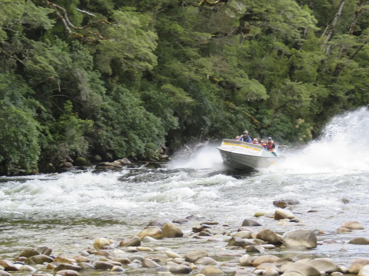 448176-wairaurahiri-jet-southland-new-zealand-credit-great-south-14-web-optimised-1280px-webp